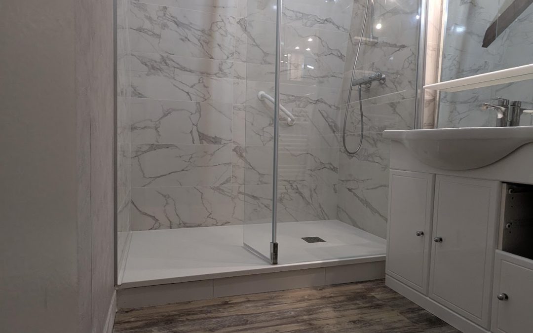 Remplacement de baignoire par douche à Orléans – Solution moderne et sécurisée